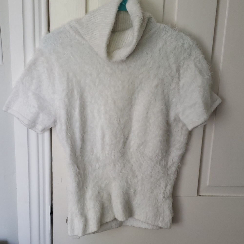 Beautiful New York & Company short sleeve sweater